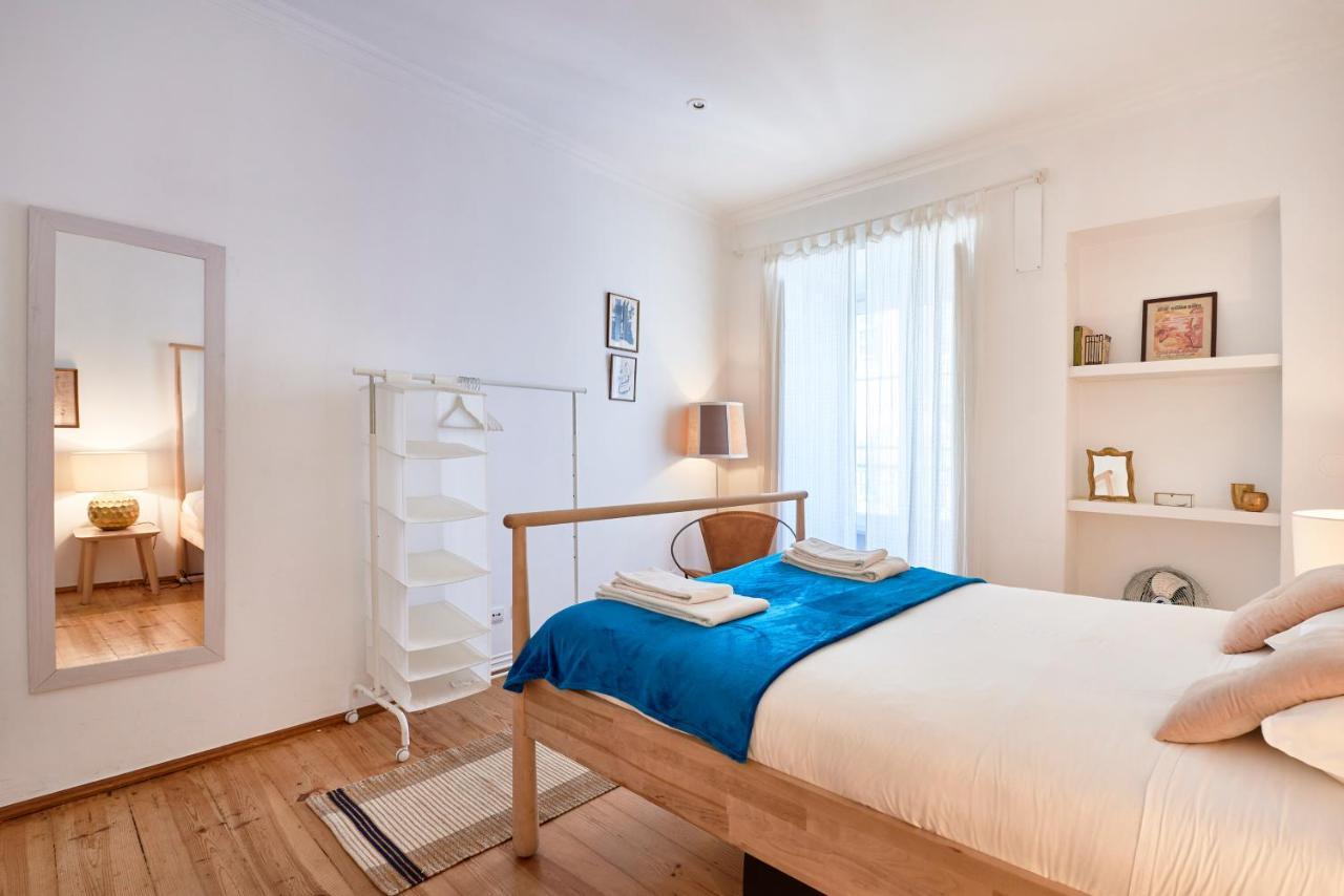 Spacious Bairro Alto Apartment With Courtyard, By Timecooler Lisbon Exterior photo