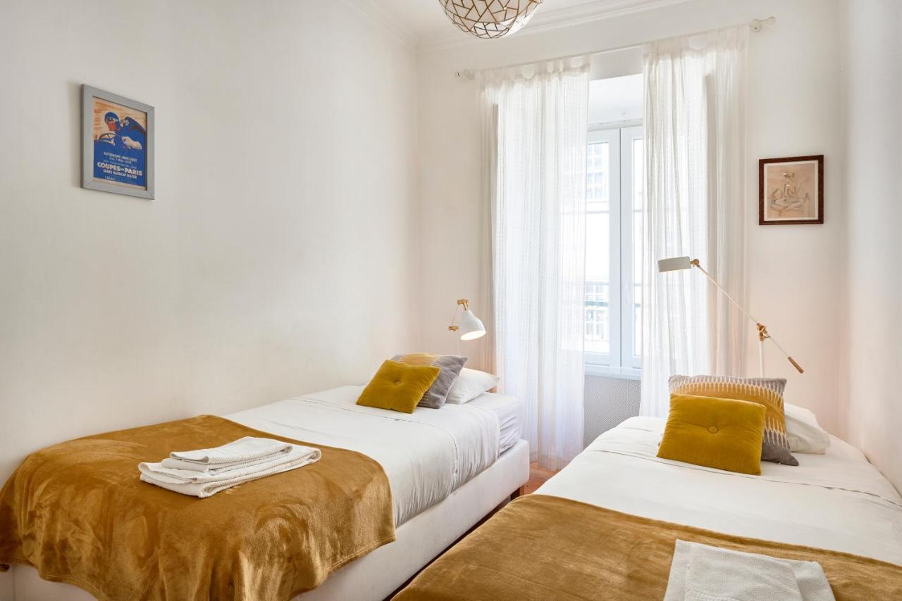 Spacious Bairro Alto Apartment With Courtyard, By Timecooler Lisbon Exterior photo