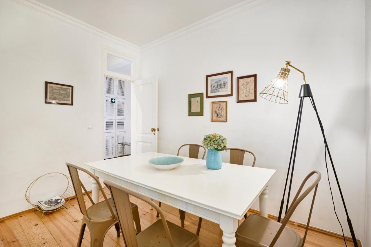 Spacious Bairro Alto Apartment With Courtyard, By Timecooler Lisbon Exterior photo