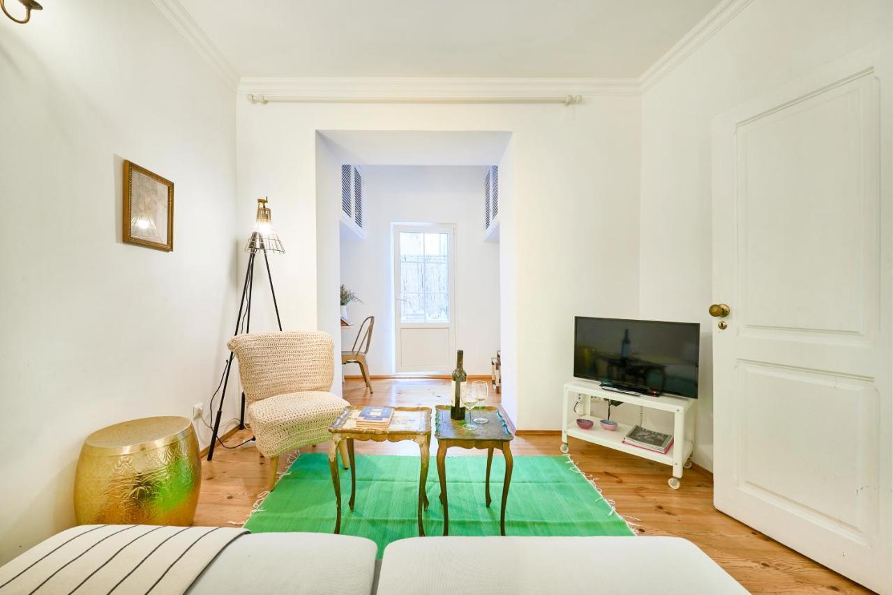 Spacious Bairro Alto Apartment With Courtyard, By Timecooler Lisbon Exterior photo